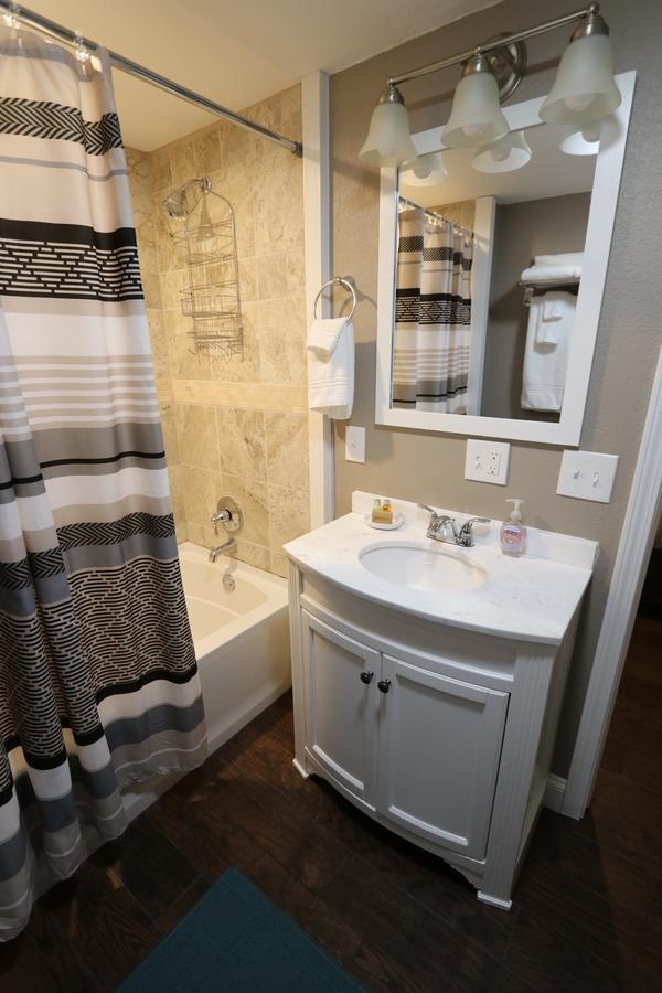Brimley Motel Suites Luaran gambar
